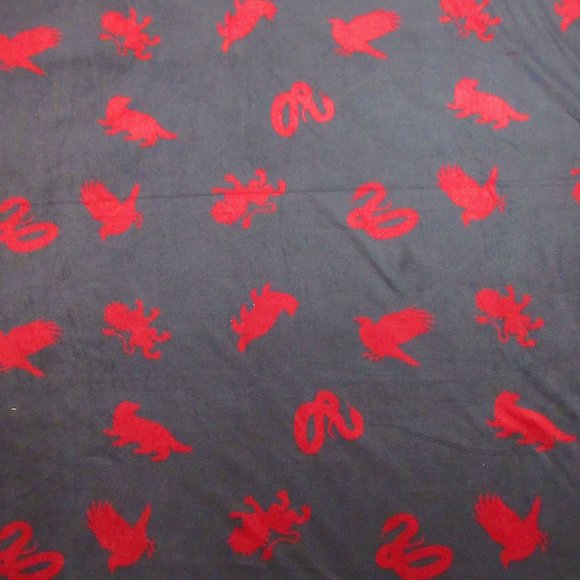 Harry Potter Hogwarts Crest Fleece Blanket 70" x 58" - Picture 2 of 2